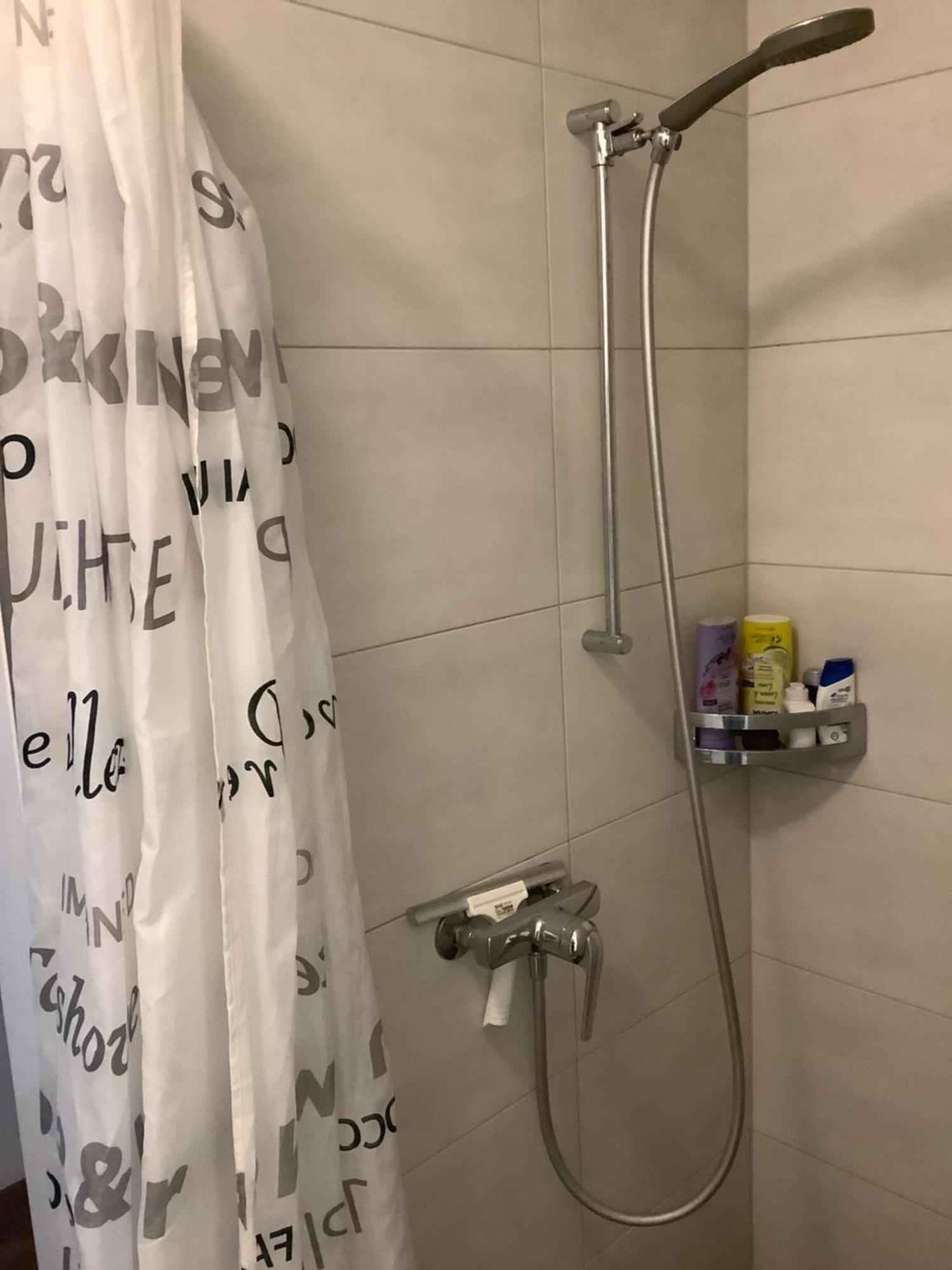 Chambre Spacieuse Et Confortable Avec Ecran Plat Oetwil an Der Limmat Exterior photo